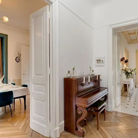 Exceptionnel Napoléonien Avec Piscine Chalet *