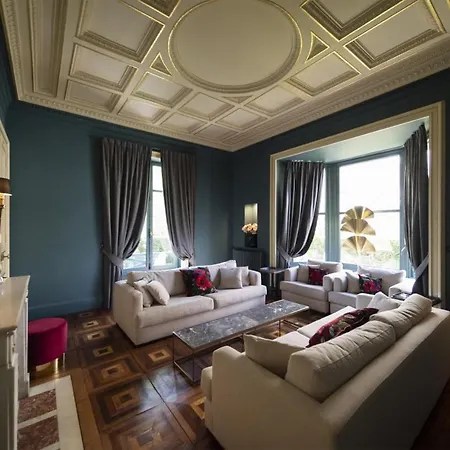 Exceptionnel Napoléonien Avec Piscine Vichy