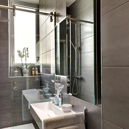 Exceptionnel Napoléonien Avec Piscine Chalet Vichy