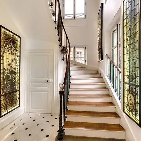 Exceptionnel Napoléonien Avec Piscine Chalet